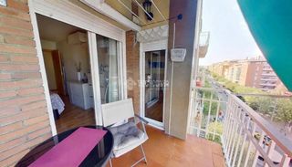 Flat in Centre-Eixample-Can Llobet. Piso en venta en barberà del vallès