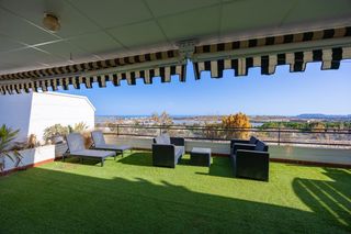 Apartament a Bonalba-Cotoveta. Espectacular apartamento reformado con gran terraza de 63 m, vis
