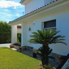 Maison  Carrer salvador dalí. Casa unifamiliar en cambrils