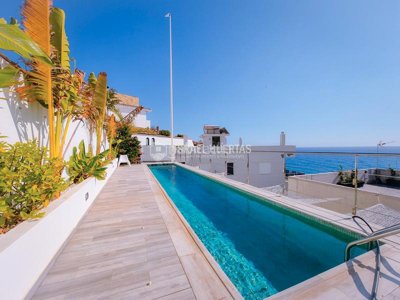 Foto a168efde-7c3a-464e-8c8a-3b50ace0d636. Casa amb calefacció aparcament piscina a Chaparil - Torrecilla - Punta Lara Nerja