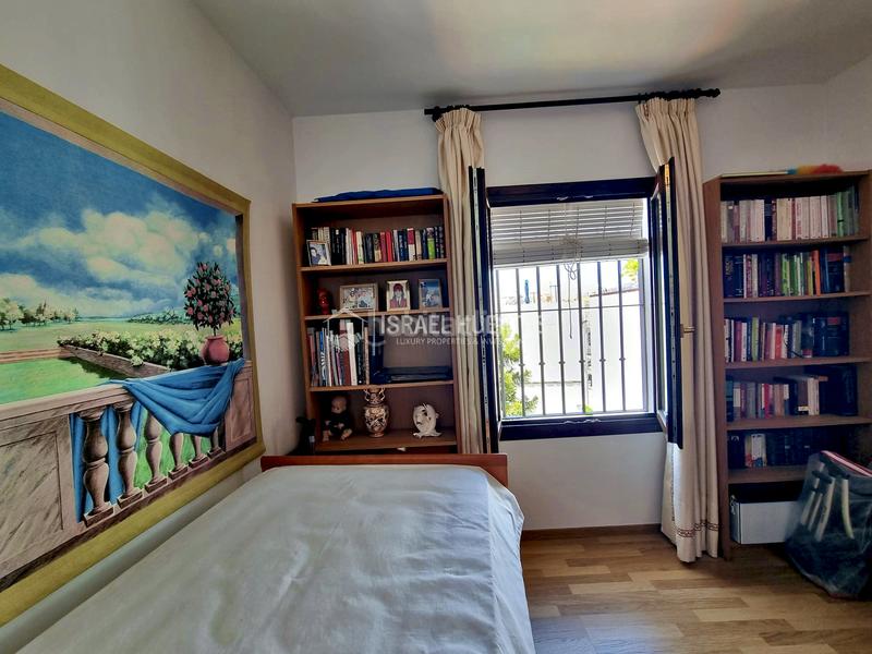 Foto 06a29f4a-7f26-4736-97df-b89f65edde91. Casa aparellada a Centro Nerja