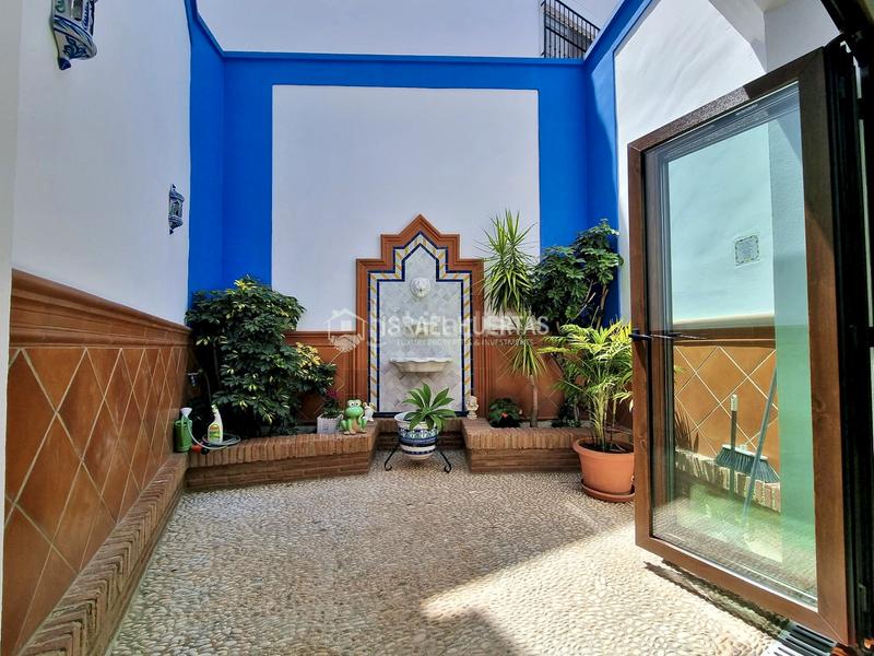 Foto 2ab00067-dedd-4acb-9acc-6f68e8220ff9. Casa aparellada a Centro Nerja