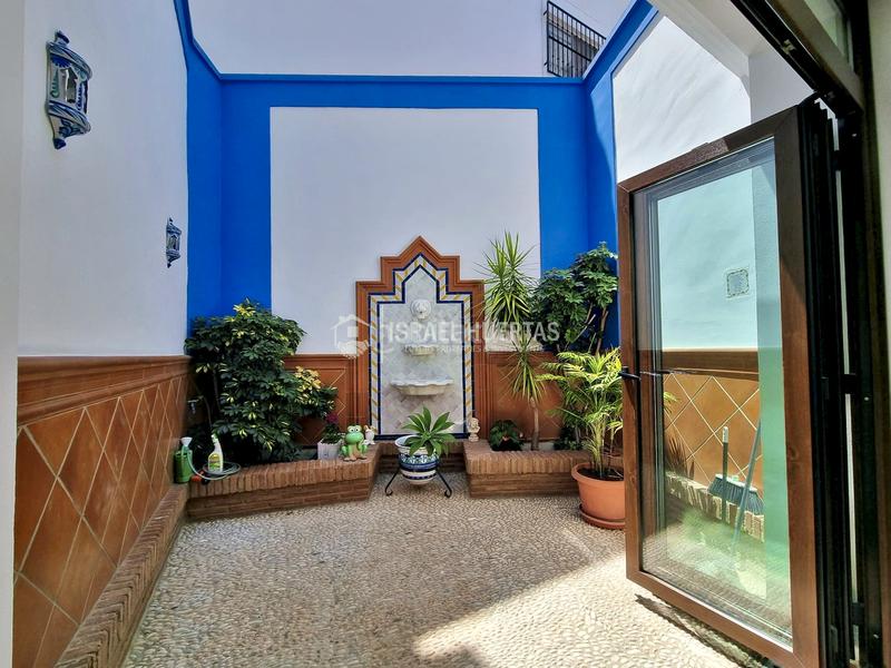 Foto 47fb0404-4550-448f-91e2-69d826fe57e8. Casa aparellada a Centro Nerja