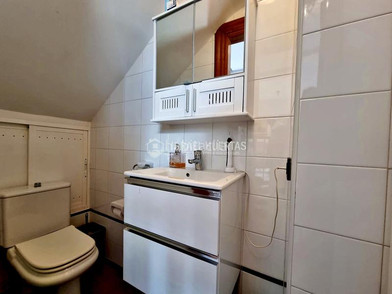 Foto 4cdbd2f8-db8e-4de4-a274-a9190136a790. Casa aparellada a Centro Nerja