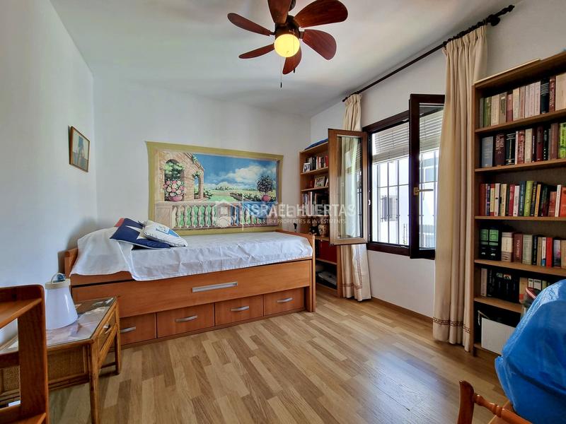 Foto 7895da2d-ecd0-4e5b-a04d-9c9b2e451122. Casa aparellada a Centro Nerja