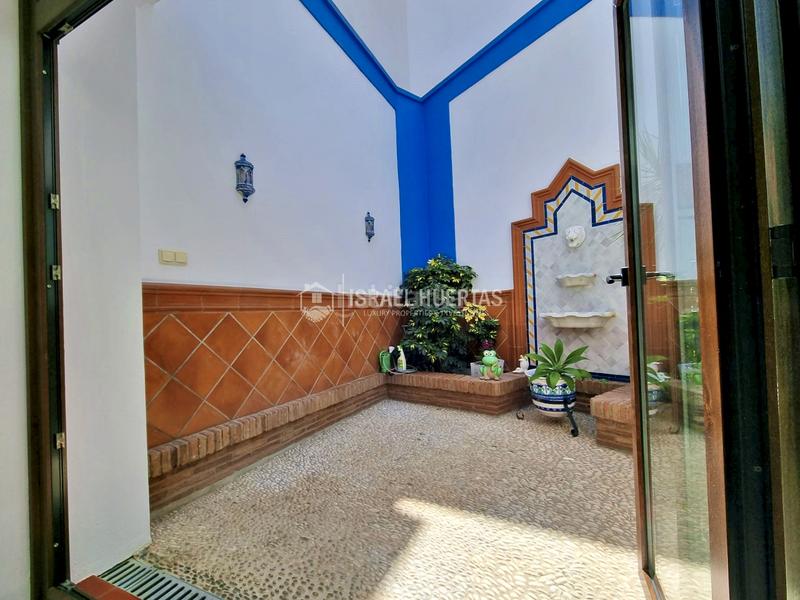 Foto 95672304-df22-4d6f-9983-433f0c629c77. Casa aparellada a Centro Nerja
