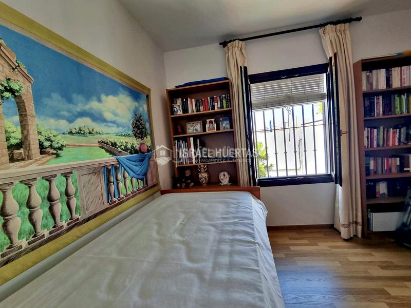 Foto b32056f4-312f-475b-8ecd-34dac201ec1e. Casa aparellada a Centro Nerja