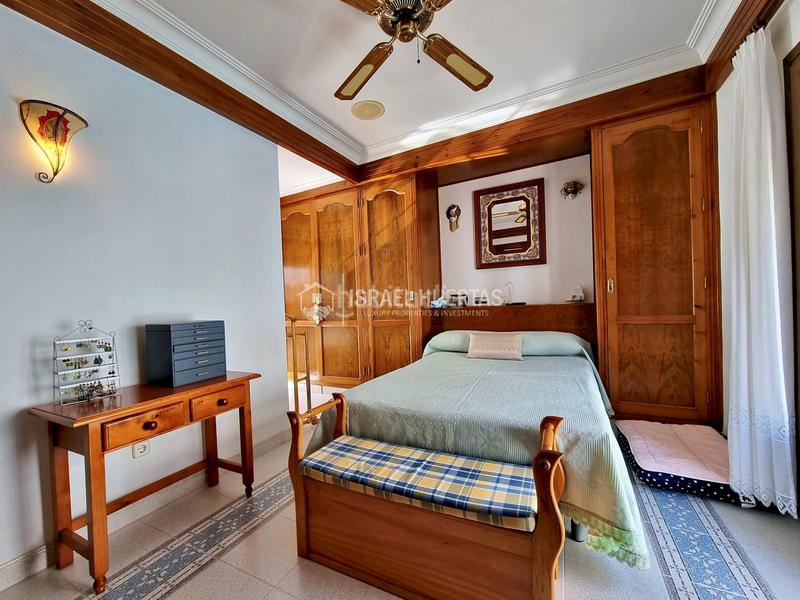 Foto d22ccfcb-0aec-42e3-a4ec-249b01e8cf28. Casa aparellada a Centro Nerja