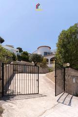 Xalet en Carrer malta 13. Lujosa villa recientemente reformada con vistas panormicas al m