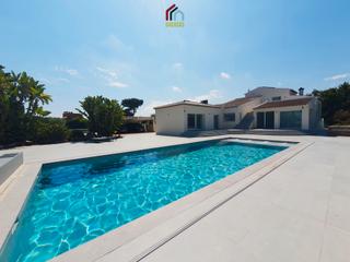 Xalet en La Xara-La Sella. Villa de lujo reformada ideal para caballos en dnia