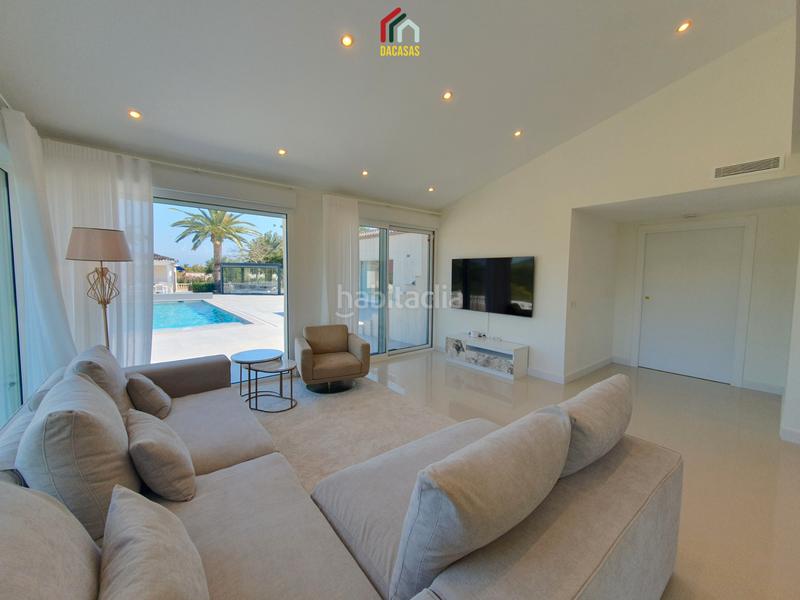 Foto ba6a6d05-8b17-4988-bd42-d30673d50427. Chalet con camino riscaldamento parcheggio piscina in Dénia