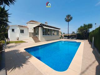 Xalet en Cam de santa llcia 6b. Exclusivo chalet en venta en dnia - con vistas al mar y casa de