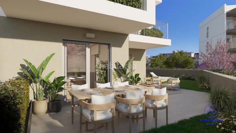 Foto 9fd7adc8-bb93-4340-b081-7d6190d299e5. Apartamento amplio apartamento en Palmanova con terraza y piscina en Calvià