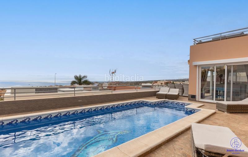 Foto 478342eb-f979-48a1-8dcb-6faf78913ebe. Chalet in Playa Fañabé Alto Adeje