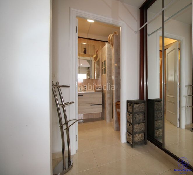 Foto db7d9b8a-1d2d-4c94-ac4a-9a3dff9f83d8. Pis amb piscina a Torviscas Centro y Alto Adeje