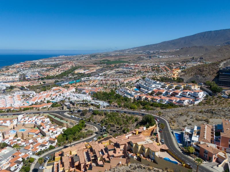Foto e90d1b2f-e0e2-44e7-b83d-bd24e5bf7ab2. Terreny residencial a San Eugenio Alto Adeje