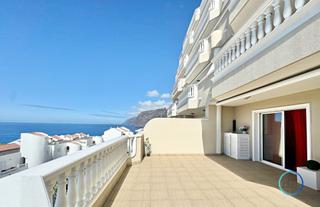 Appartement à Puerto de Santiago. Apartamento de tres dormitorios con vistas panorámicas al mar