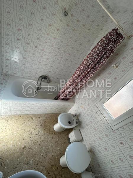 Foto cd2376c2-fd1b-4ae0-b27d-a9d4c50ccb56. Piso en Carolinas Bajas Alicante