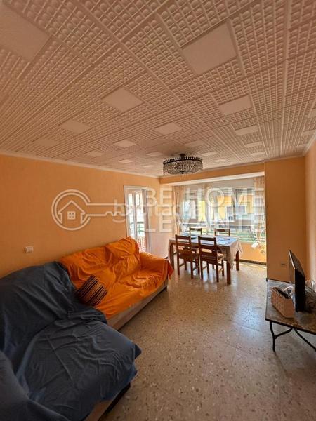 Foto d114812f-8e83-41ed-b2ed-f862c8349975. Piso en Carolinas Bajas Alicante