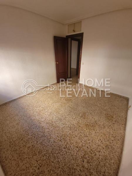 Foto a6e67a98-2060-4bbf-bea1-033c5bcb6871. Piso en Carolinas Altas Alicante