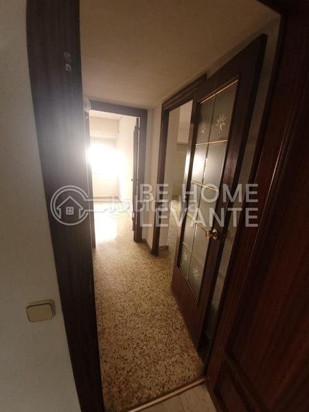 Foto bea9bb4f-416e-423f-b3c9-bb13a0618cd5. Piso en Carolinas Altas Alicante