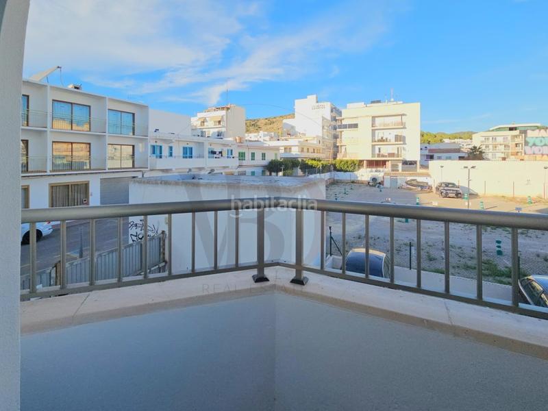 Foto cd09e3e0-be9e-4c32-bc09-19cd8dc1c5f7. Apartament amb aparcament a Sant Antoni de Portmany