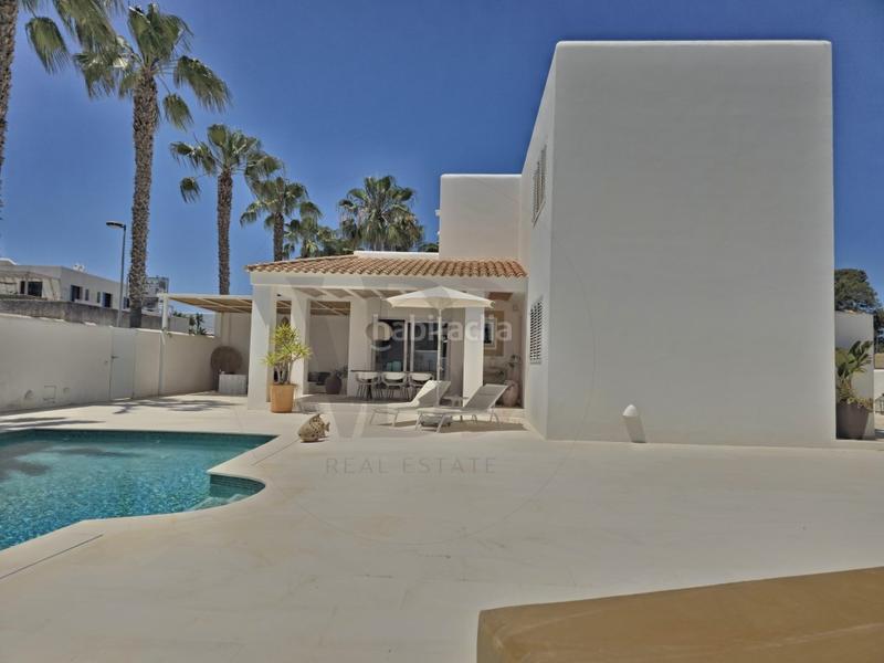 Foto 9f088847-cdde-411a-a296-2e0b93dfe942. Casa amb aparcament a Sant Agustí-Cala de Bou Sant Josep de sa Talaia