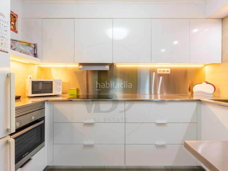 Foto 3d57ce47-c162-43f6-9b6c-3b3533bc2093. Apartament amb aparcament a S´Eixample-Can Misses Ibiza