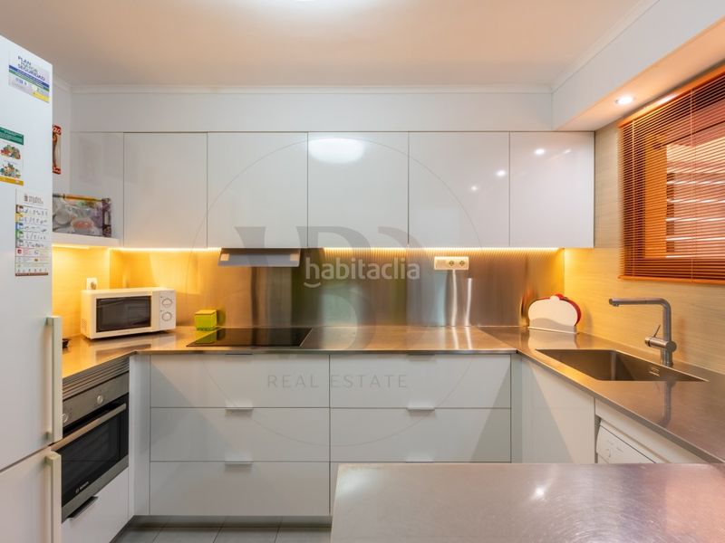 Foto 76b96365-e75f-4eeb-a982-e32a15ecbcf1. Apartament amb aparcament a S´Eixample-Can Misses Ibiza