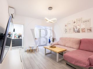 Appartement  Carrer vara de rey. Piso reformado de 2 dormitorios en la zona peatonal de vara de r