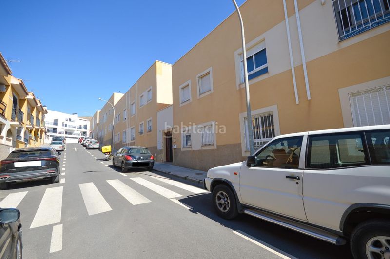 Foto f143b3f3-b9a9-42b6-b8fc-986db5c9a068. Pis a calle calle cabo gata 2 a Huércal de Almería