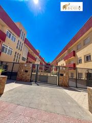 Location Appartement  Calle catedratico joaquin rguez 17. Se alquila piso en planta baja en alhama de almería