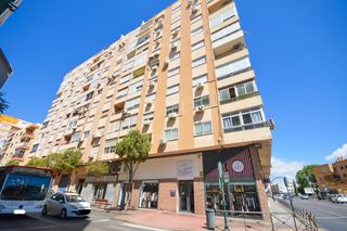 Pis a Oliveros - Altamira. Amplio piso de 106 m2 con 3 dormitorios y terraza junto a carret
