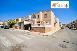 Maison à Calle sofocles 23. Se vende duplex en huercal de almería