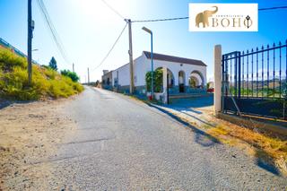 Maison à Camino camino la yesera 18. Se vende parcela con vivienda en pechina