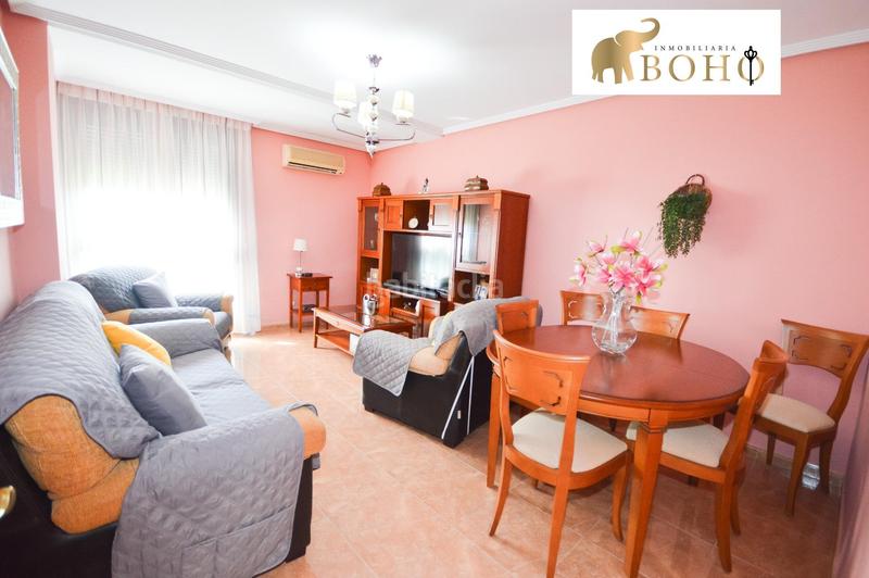 Foto 623e8e15-1f59-410f-b270-93f4be82fc71. Piso en calle san anton 6 se vende piso en zona plaza pavia c san antón en Almería