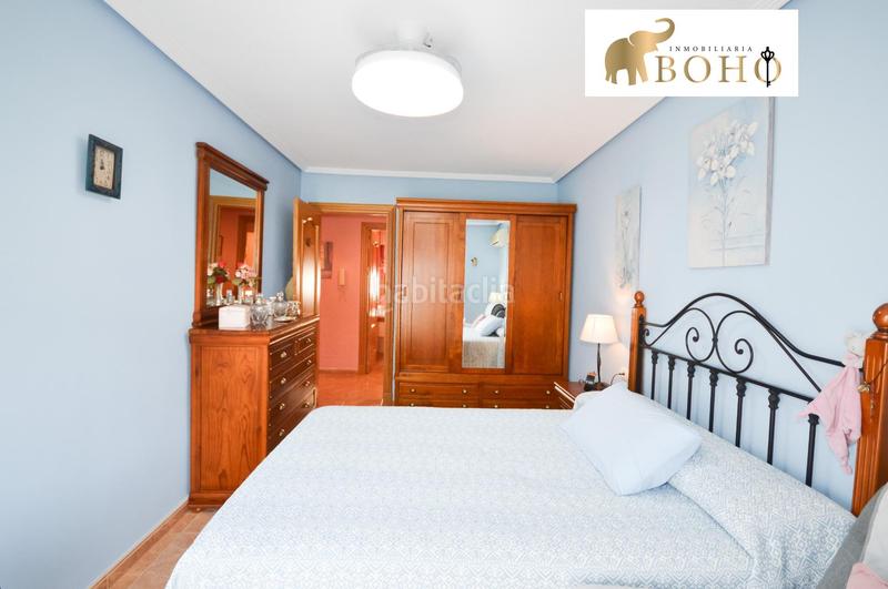 Foto 625429b2-b6be-457d-8ce8-94d089c338c4. Piso en calle san anton 6 se vende piso en zona plaza pavia c san antón en Almería