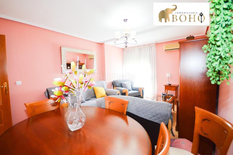 Foto 7844e19c-cdfa-44c0-9334-be068fbdca33. Piso en calle san anton 6 se vende piso en zona plaza pavia c san antón en Almería