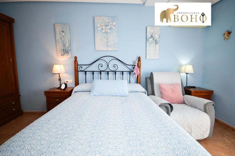 Foto b1b45335-cbf6-4e54-9b96-35ce23364b64. Piso en calle san anton 6 se vende piso en zona plaza pavia c san antón en Almería