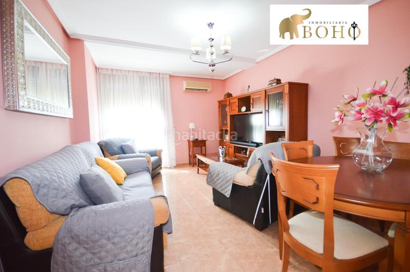 Foto ebd290c7-eddc-4c4f-9905-3756091680d5. Piso en calle san anton 6 se vende piso en zona plaza pavia c san antón en Almería