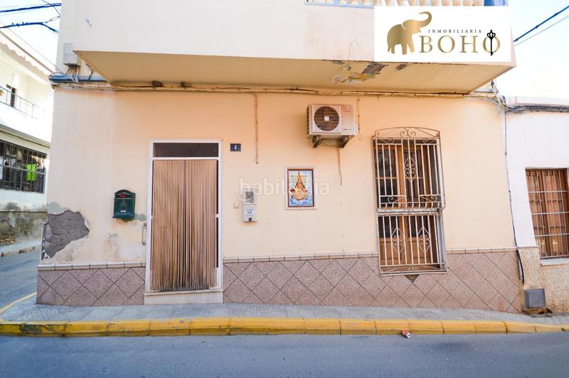 Foto 3cf76cec-776a-45ac-882b-783ff6375771. Casa a calle calle de serafín abad a Viator