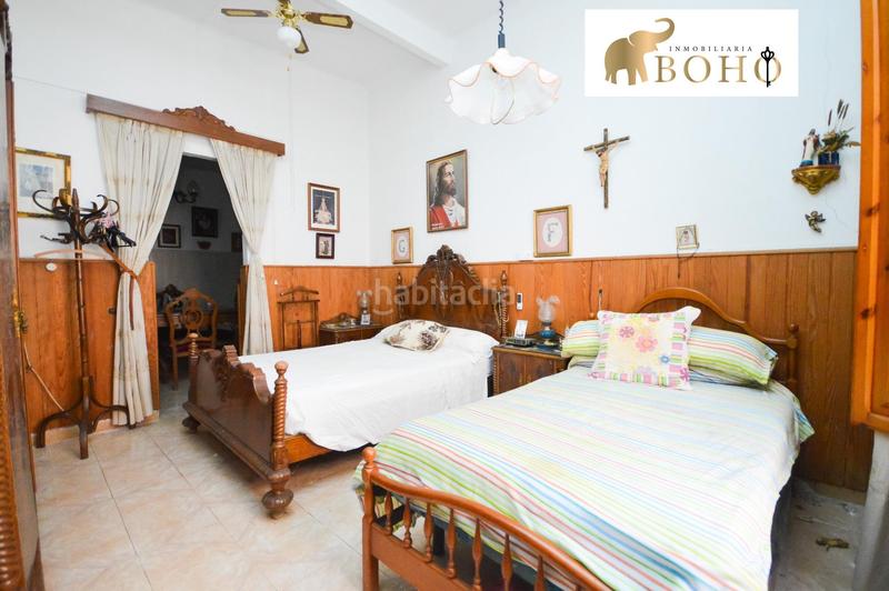 Foto ad3845cc-aeea-44c4-babb-7a93a68c4a76. Casa a calle calle de serafín abad a Viator