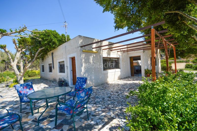 Foto 6b9a0456-ff3a-43f2-ab55-050efdf009f5. Masia amb aparcament a Pechina