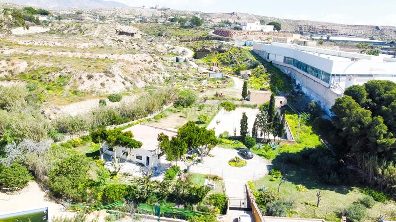 Foto ac563272-49db-4c0a-8170-61001d600efe. Masia amb aparcament a Pechina