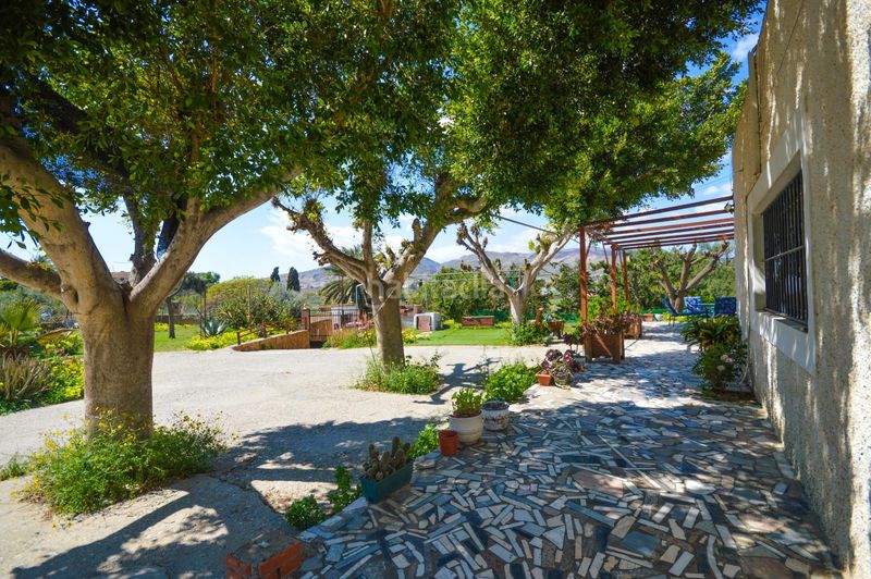 Foto d6a97d41-2ec2-4748-97cf-963e84293cb1. Masia amb aparcament a Pechina