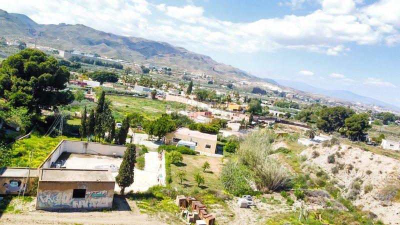 Foto fd8c2bab-b5c6-47d7-8ff0-de9474b60f52. Masia amb aparcament a Pechina