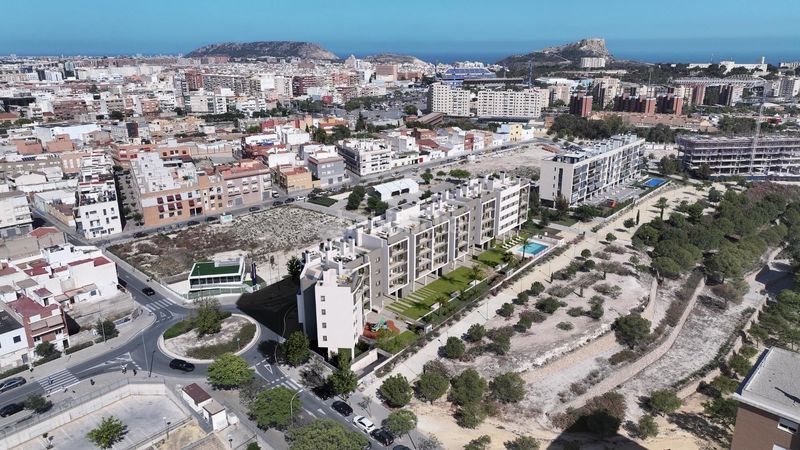 Foto 3bd422c6-79f2-4ba8-a72d-be479da77e28. Àtic 98m<sup>2</sup> a calle deportista pitu perramón 5 a Paus - Polígono San Blas Alicante