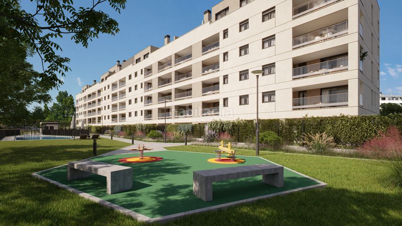 Foto 9914cbd5-6323-4503-9dad-4ac1e12e53c6. Pis 102m<sup>2</sup> amb calefacció aparcament piscina a Pinar del Jalón Valladolid