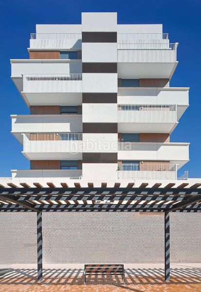 Foto 1864a2a6-a95a-4618-8e29-a0deba686f96. Pis 114m<sup>2</sup> amb piscina a Rosaleda - Juventud Granada