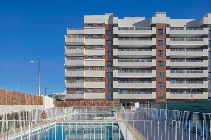 Foto dd99a3b8-cabe-4479-8501-7f04a201bc23. Pis 114m<sup>2</sup> amb piscina a Rosaleda - Juventud Granada